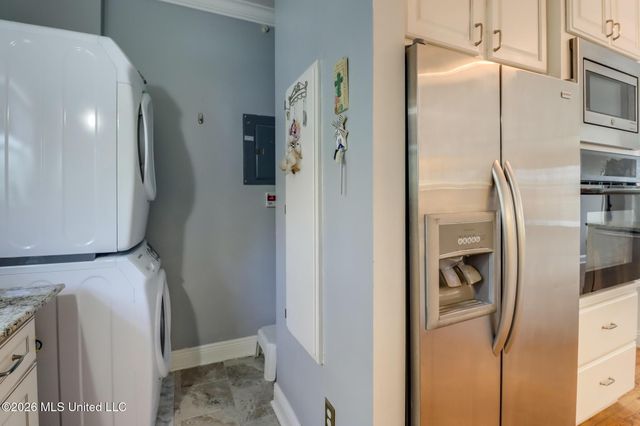 406 N Caribe Place, Gulfport, MS 39507