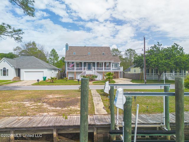 406 N Caribe Place, Gulfport, MS 39507