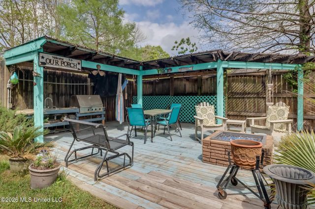 406 N Caribe Place, Gulfport, MS 39507