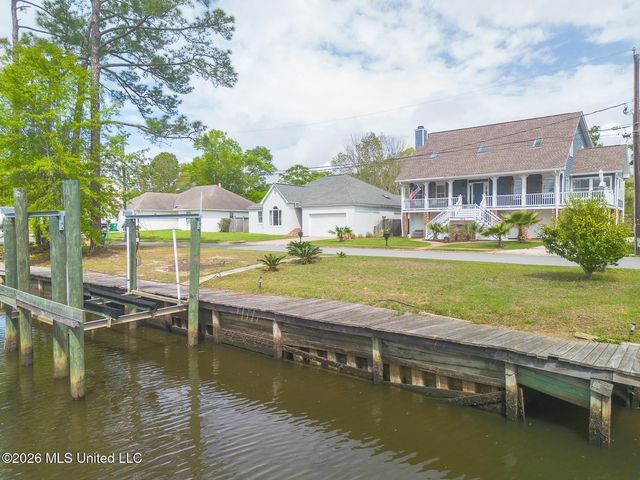406 N Caribe Place, Gulfport, MS 39507