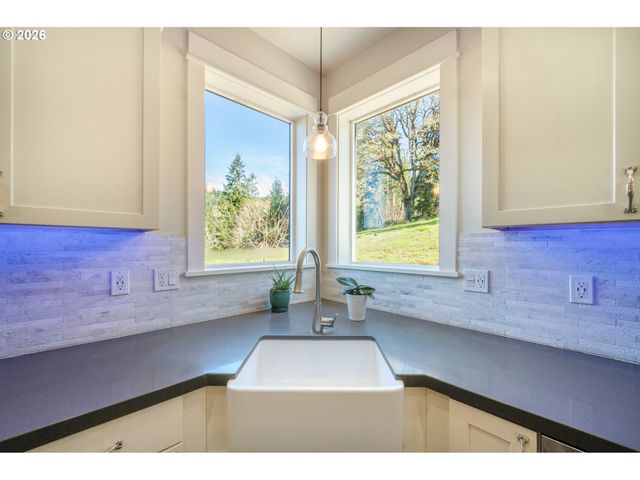 85059 TERRITORIAL Hwy, Eugene, OR 97402