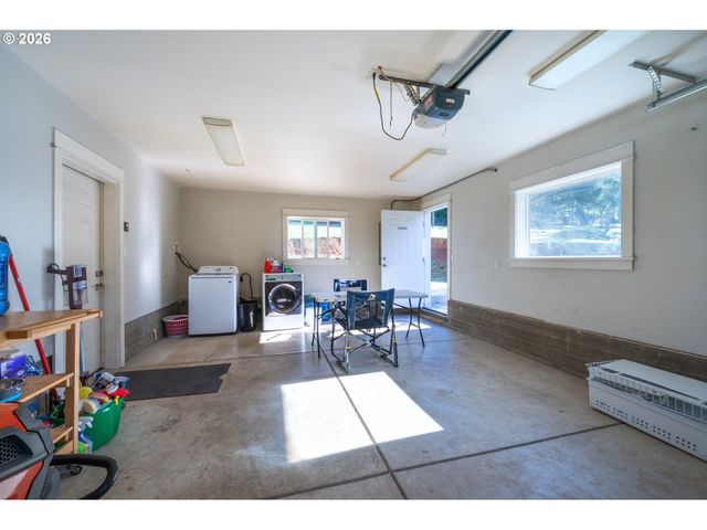 85059 TERRITORIAL Hwy, Eugene, OR 97402