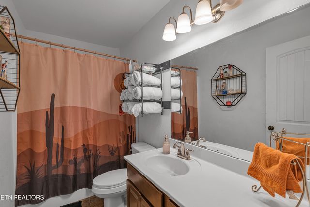 1739 Long Branch Rd, Seymour, TN 37865