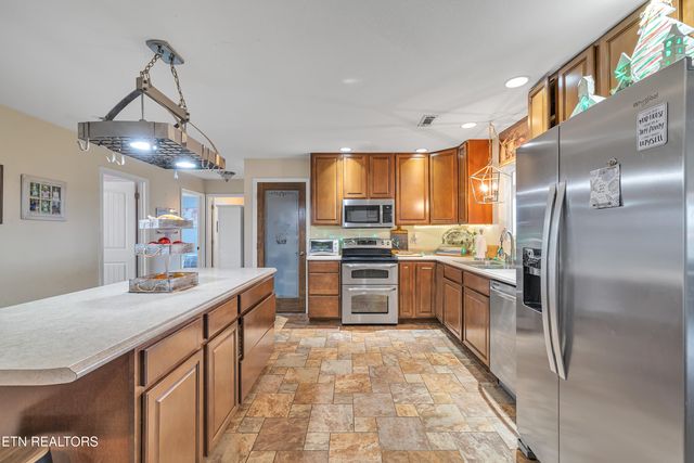 1739 Long Branch Rd, Seymour, TN 37865