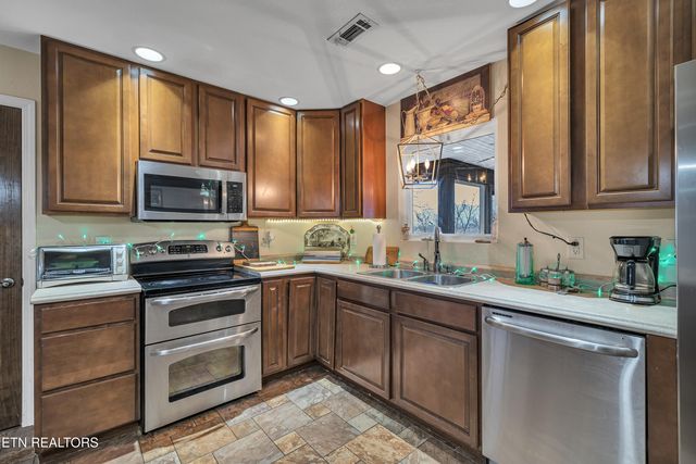 1739 Long Branch Rd, Seymour, TN 37865