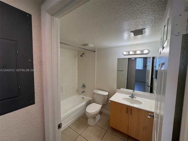 7901 NW 7th Ave 1011, Miami, FL 33150