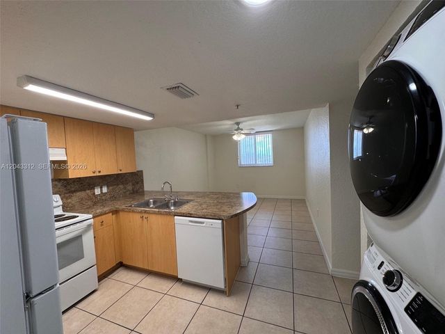 7901 NW 7th Ave 1011, Miami, FL 33150