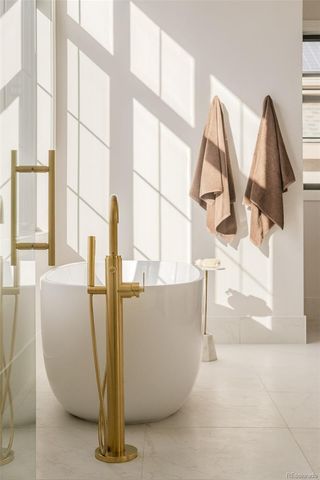 2485 S Madison Street, Denver, CO 80210