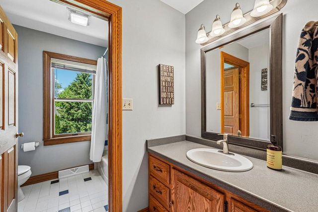 W68N347 Palmetto AVENUE, Cedarburg, WI 53012