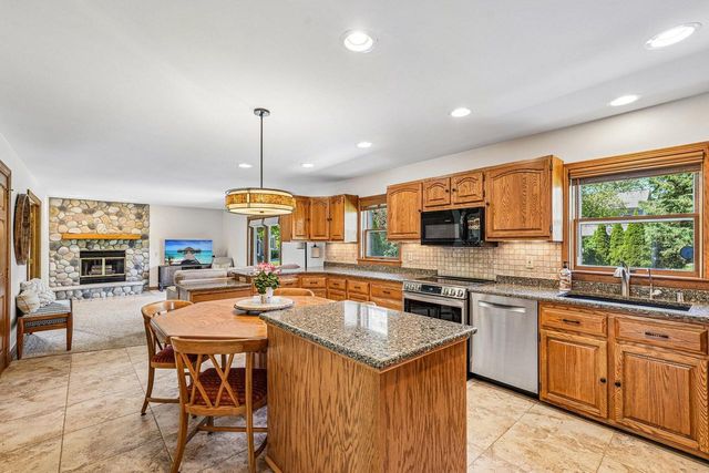 W68N347 Palmetto AVENUE, Cedarburg, WI 53012