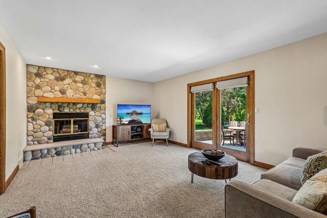W68N347 Palmetto AVENUE, Cedarburg, WI 53012