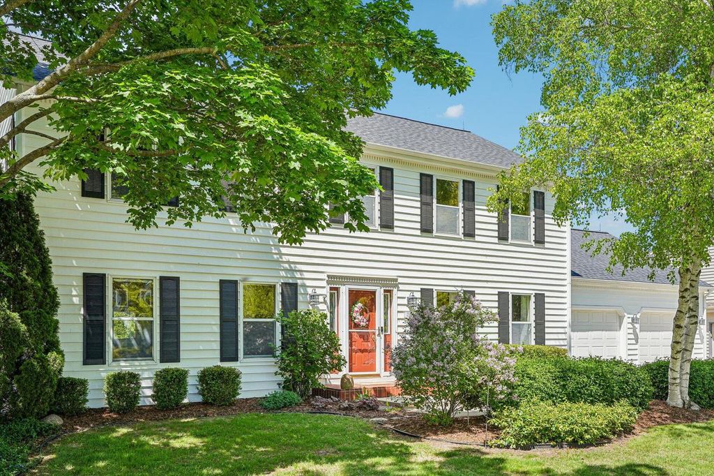 W68N347 Palmetto AVENUE, Cedarburg, WI 53012