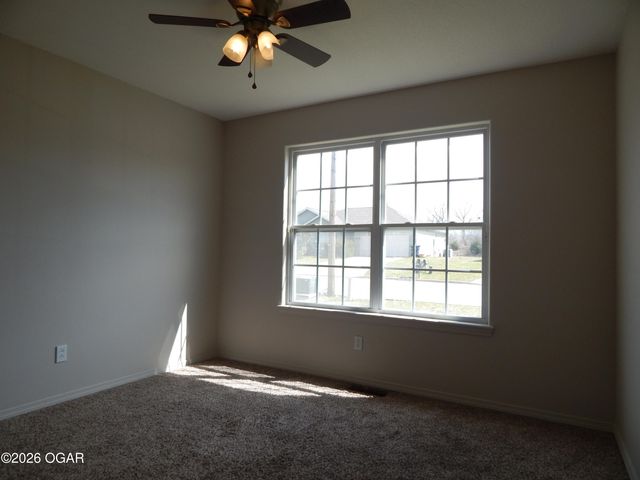 1218 Elm Court, Webb City, MO 64870