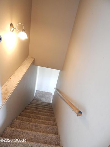 1218 Elm Court, Webb City, MO 64870