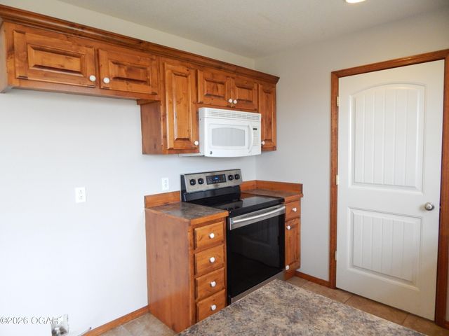 1218 Elm Court, Webb City, MO 64870