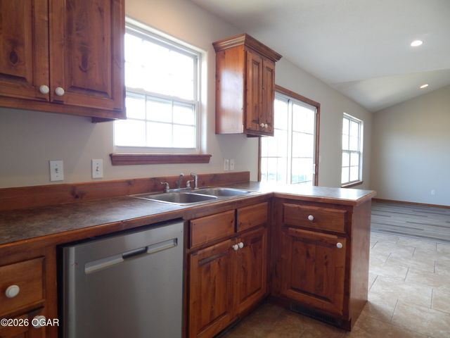 1218 Elm Court, Webb City, MO 64870