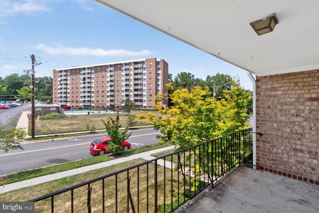 8108 LAKECREST DR, Greenbelt, MD 20770