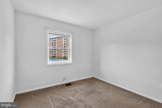 8108 LAKECREST DR, Greenbelt, MD 20770