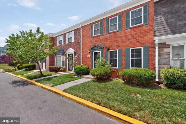 8108 LAKECREST DR, Greenbelt, MD 20770