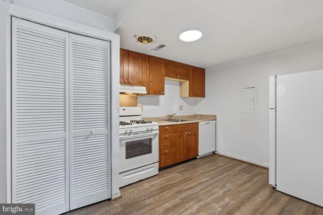 8108 LAKECREST DR, Greenbelt, MD 20770