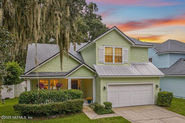800 PARADISE Lane, Atlantic Beach, FL 32233