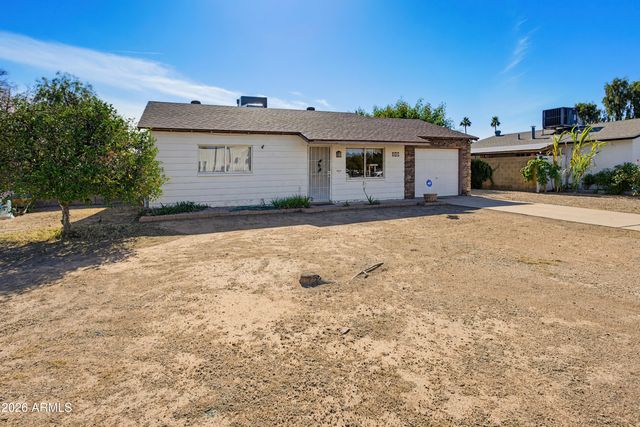 3221 W GREENWAY Road, Phoenix, AZ 85053