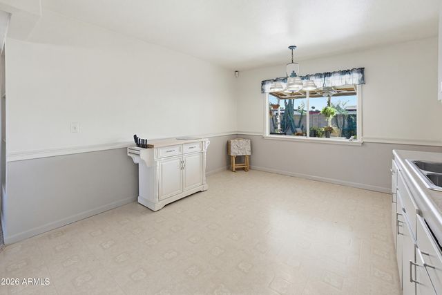 3221 W GREENWAY Road, Phoenix, AZ 85053