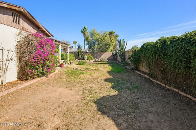 3221 W GREENWAY Road, Phoenix, AZ 85053