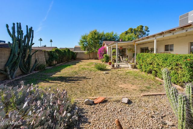 3221 W GREENWAY Road, Phoenix, AZ 85053