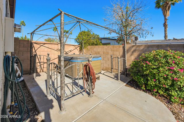 3221 W GREENWAY Road, Phoenix, AZ 85053