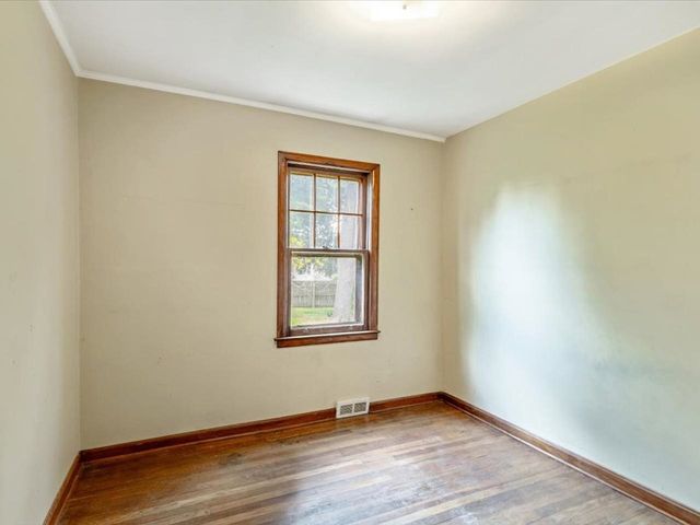 108 Iroquois Avenue, Essex Junction, VT 05452