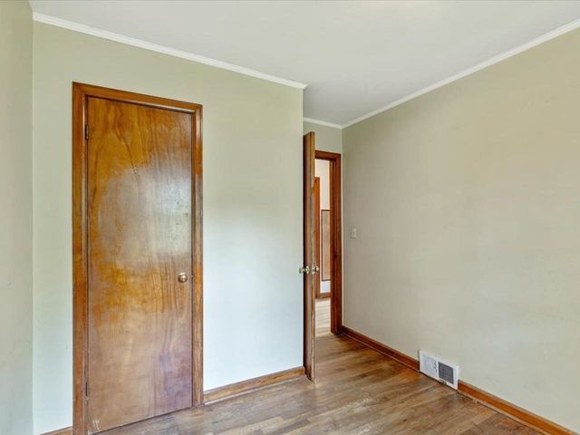108 Iroquois Avenue, Essex Junction, VT 05452