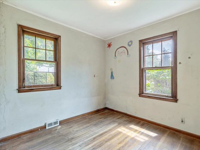 108 Iroquois Avenue, Essex Junction, VT 05452