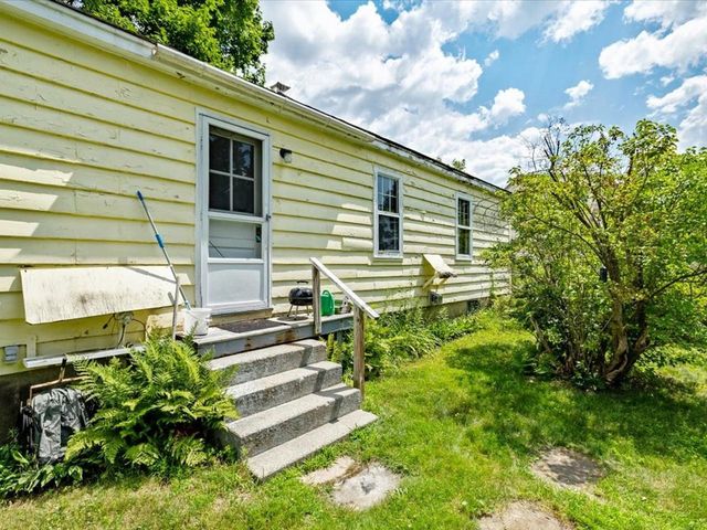 108 Iroquois Avenue, Essex Junction, VT 05452