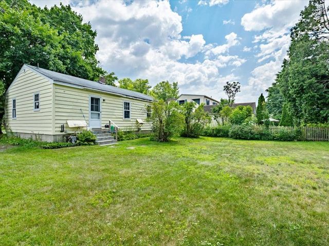 108 Iroquois Avenue, Essex Junction, VT 05452