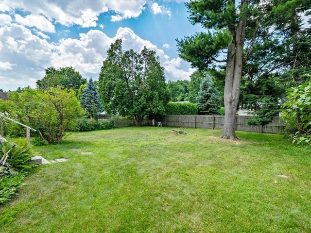 108 Iroquois Avenue, Essex Junction, VT 05452