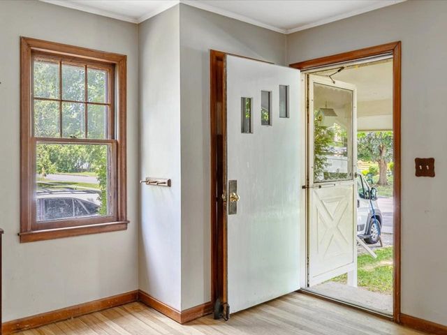 108 Iroquois Avenue, Essex Junction, VT 05452