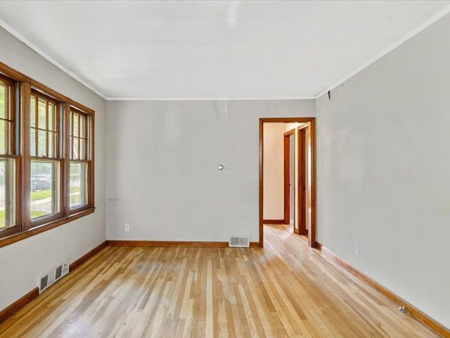 108 Iroquois Avenue, Essex Junction, VT 05452