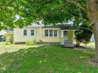108 Iroquois Avenue, Essex Junction, VT 05452