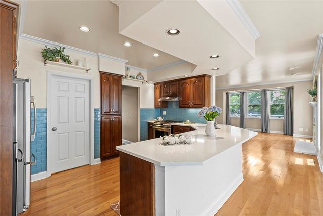 1526 Allison Dr, Upper St Clair, PA 15241