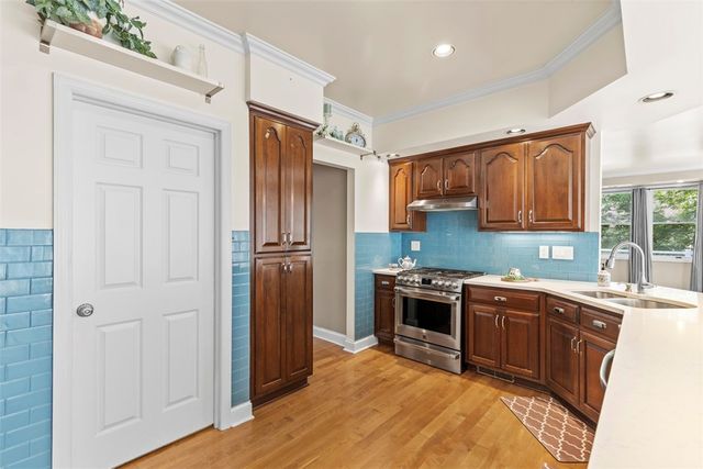1526 Allison Dr, Upper St Clair, PA 15241