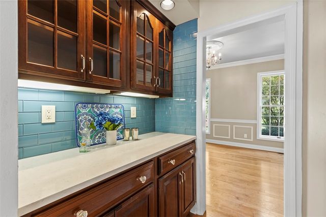 1526 Allison Dr, Upper St Clair, PA 15241