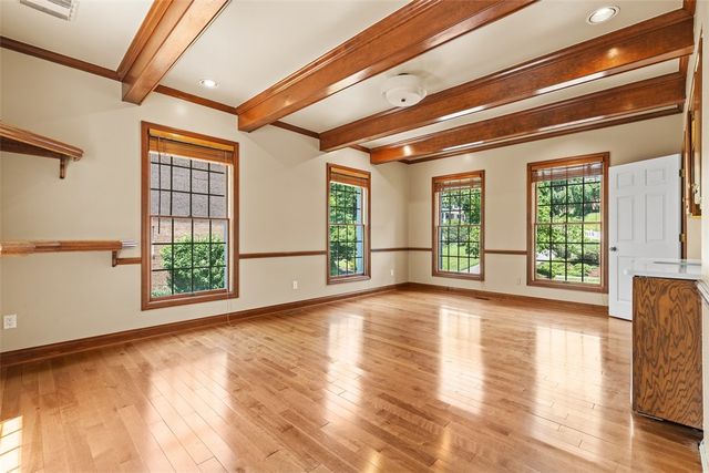 1526 Allison Dr, Upper St Clair, PA 15241