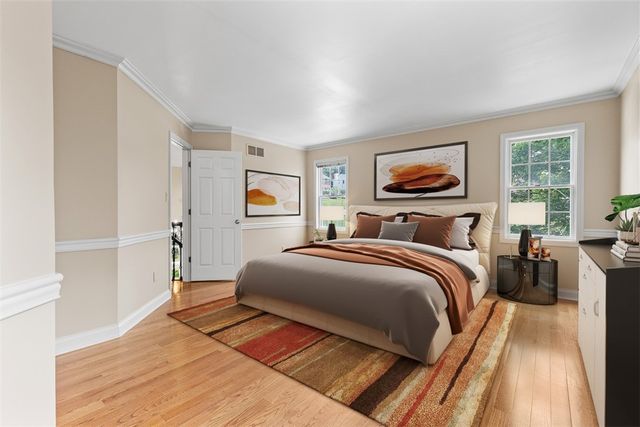 1526 Allison Dr, Upper St Clair, PA 15241