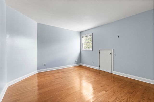 1526 Allison Dr, Upper St Clair, PA 15241