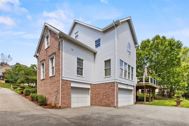 1526 Allison Dr, Upper St Clair, PA 15241