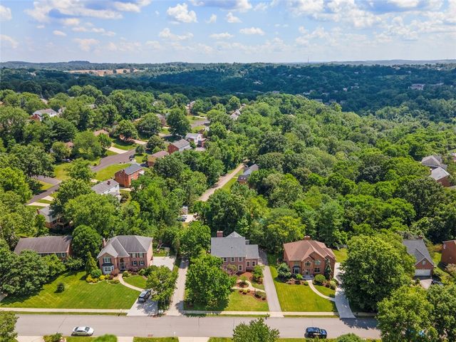 1526 Allison Dr, Upper St Clair, PA 15241