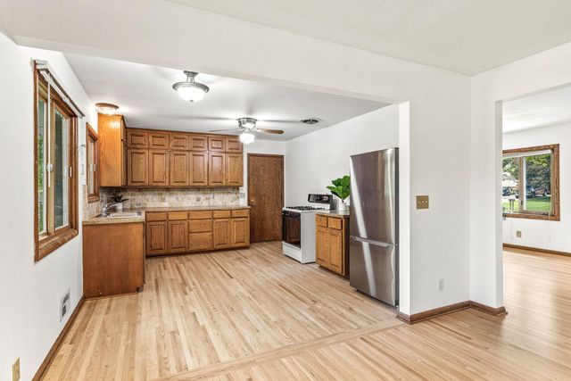 1760 Garland Lane N, Plymouth, MN 55447