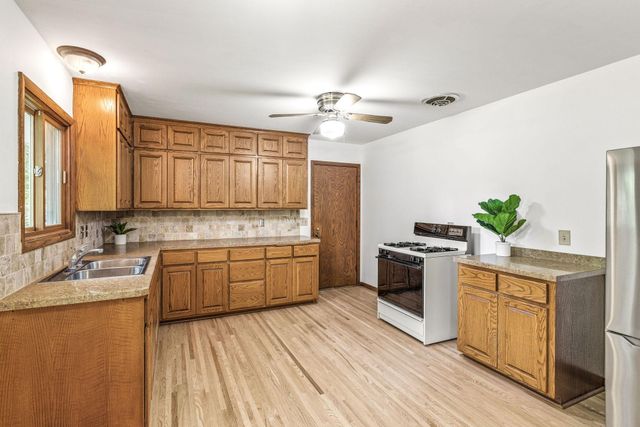 1760 Garland Lane N, Plymouth, MN 55447