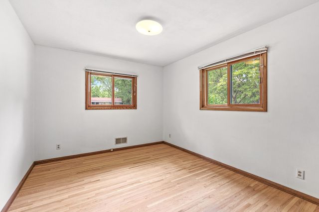 1760 Garland Lane N, Plymouth, MN 55447